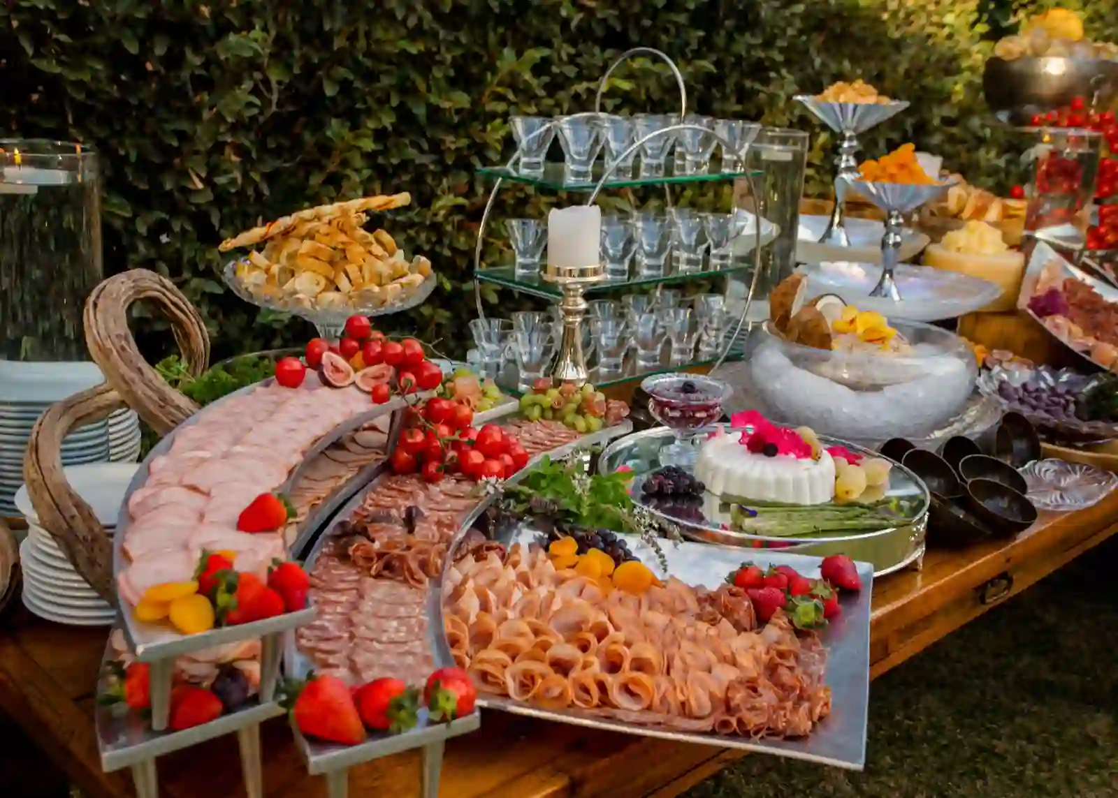 Bar e ilha de frios do Buffet Simone Carvalho